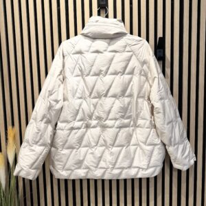 Lengva pavasarinė striukė