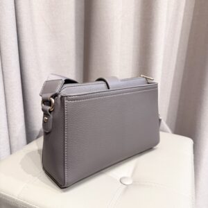 Stilinga David Jones rankinė per petį