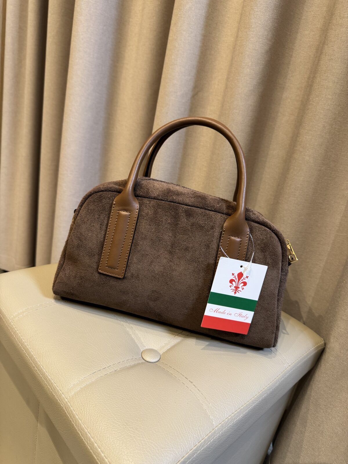 Stilinga itališka verstos odos rankinė “Taupe”
