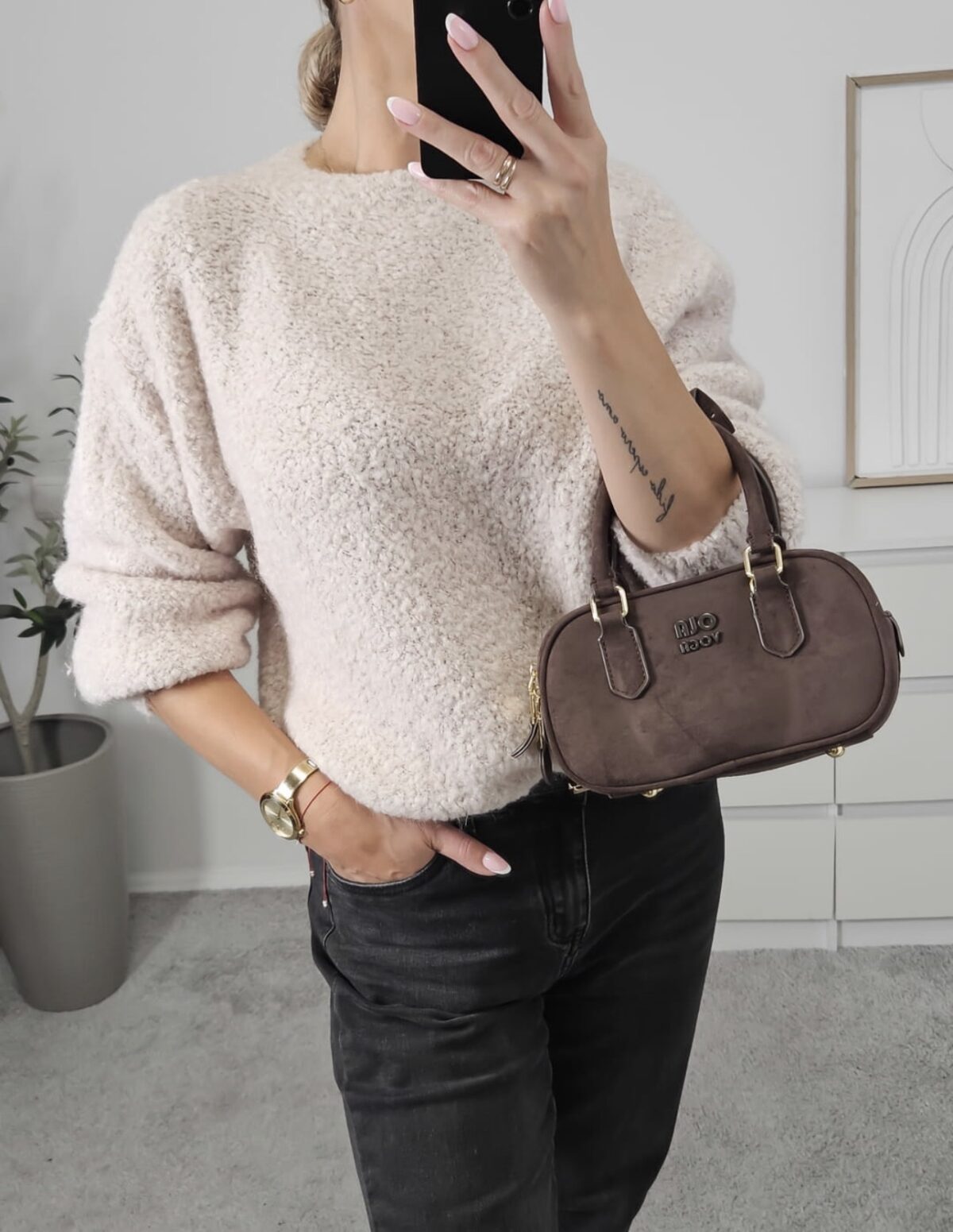 Kreminis megztinis su kid mohera – universalaus dydžio