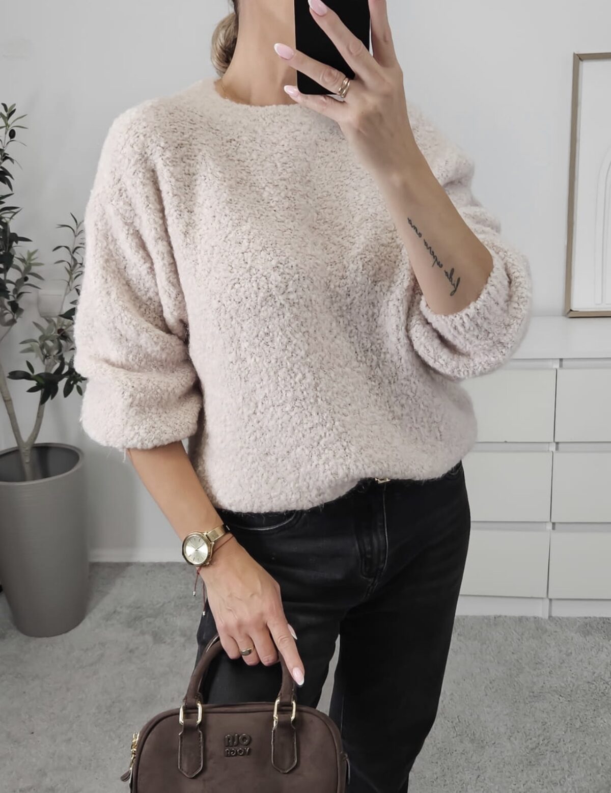 Kreminis megztinis su kid mohera – universalaus dydžio