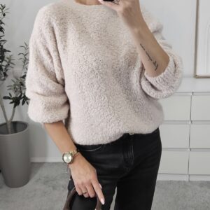 Kreminis megztinis su kid mohera – universalaus dydžio