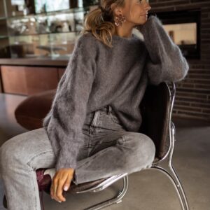 Pilkas moherinis megztinis