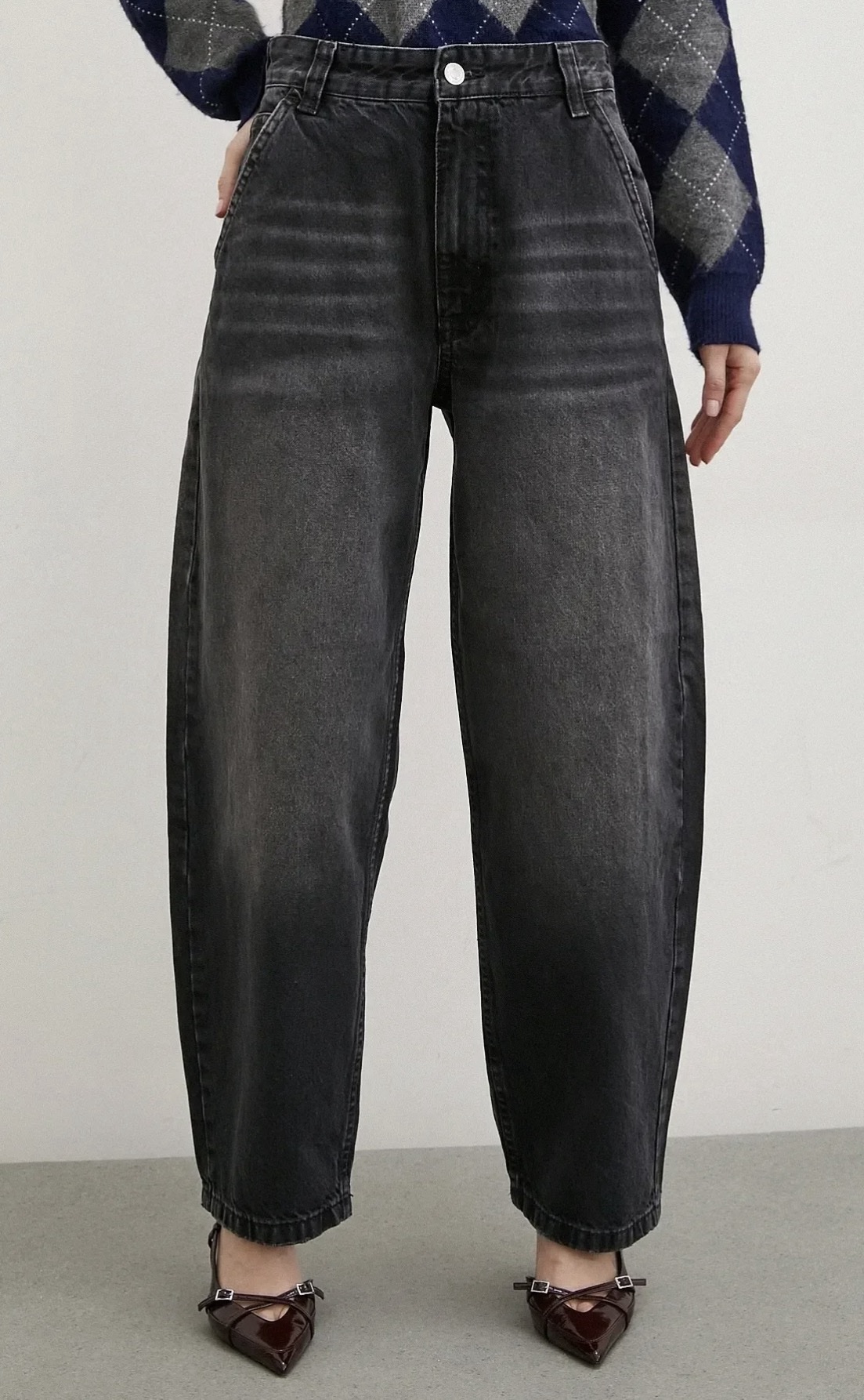 Balloon stiliaus džinsai