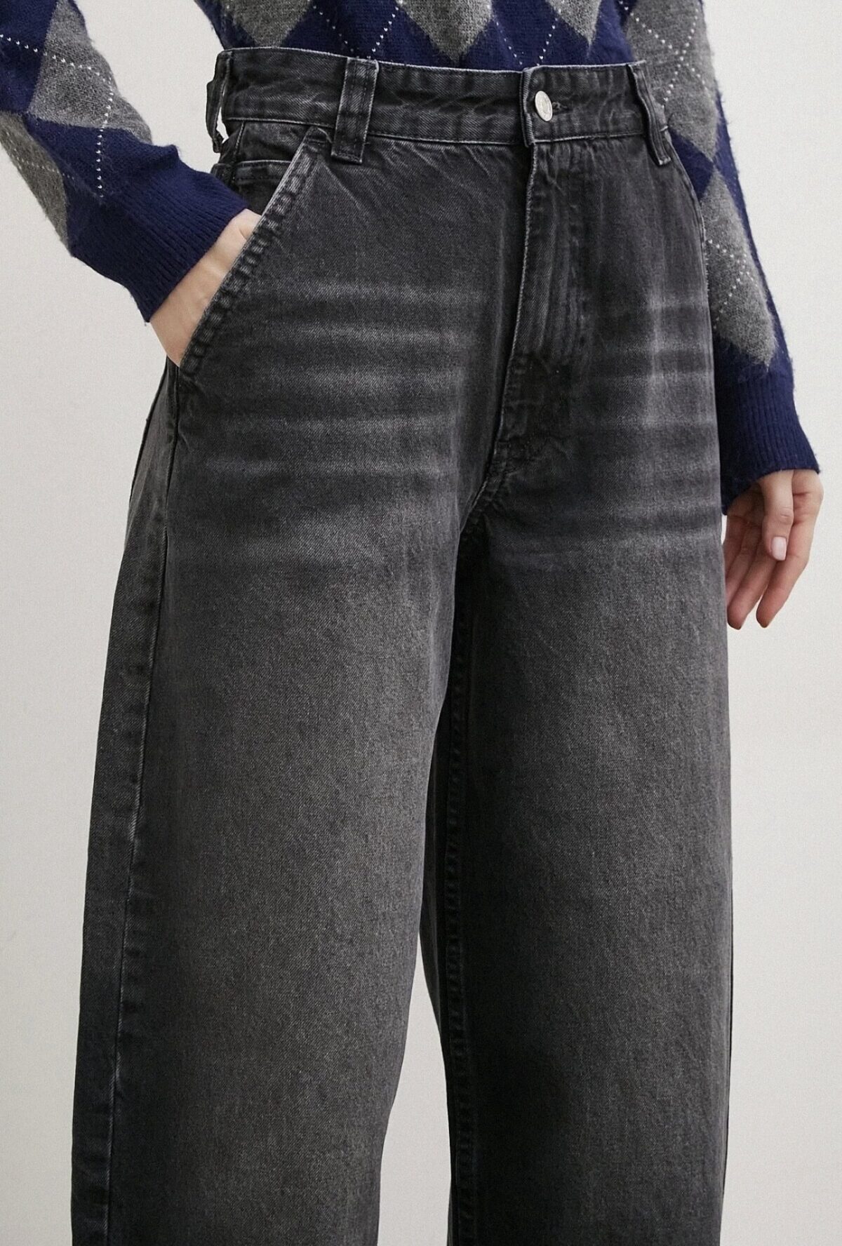 Balloon stiliaus džinsai