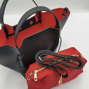 Odinė, juoda itališka rankinė