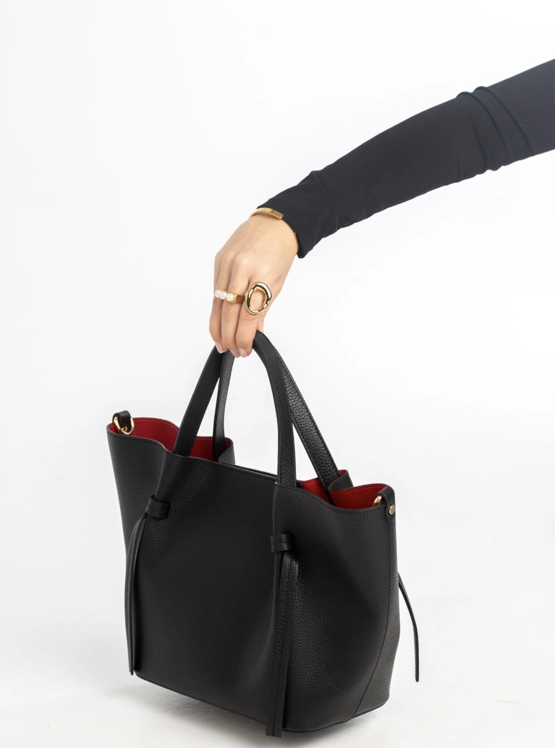 Odinė, juoda itališka rankinė