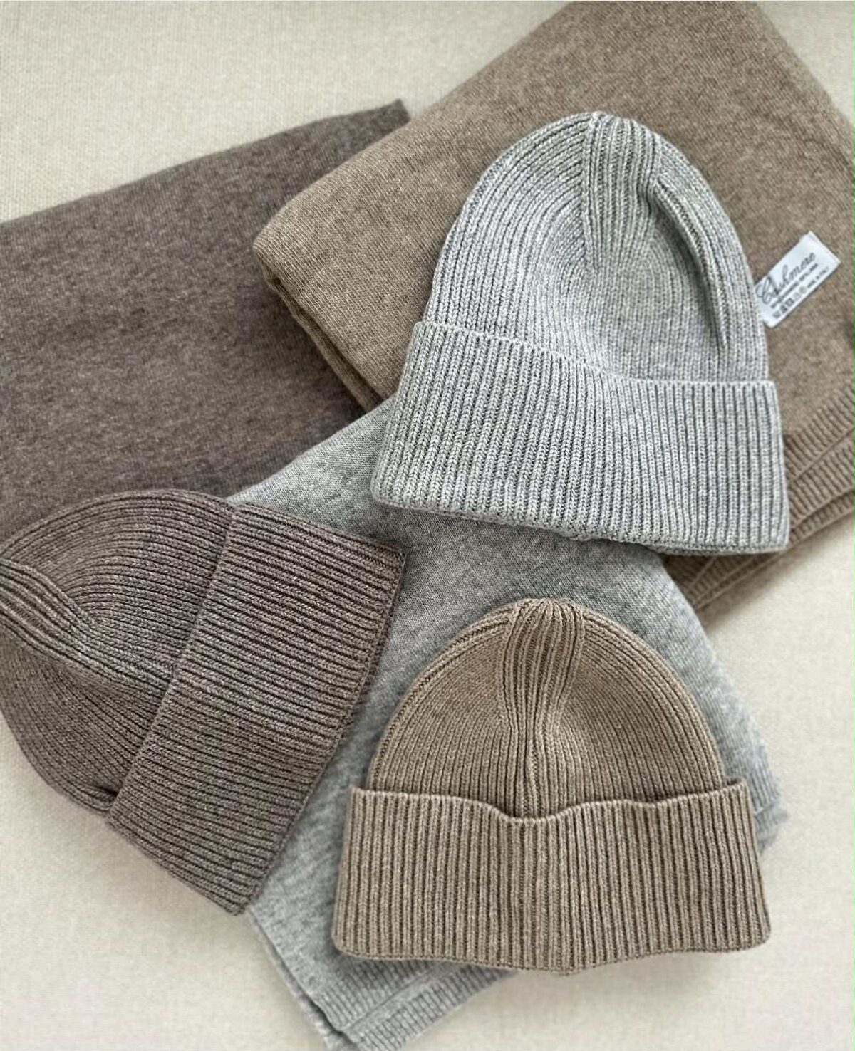 Vilnos ir kašmyro kepurės bei šaliko komplektas