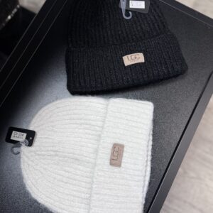 Šilta megzta kepurė — UGC