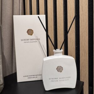 Namų kvapas su lazdelėmis „LA VIE EST BELLE“ — GOLD kolekcija (100 ml)