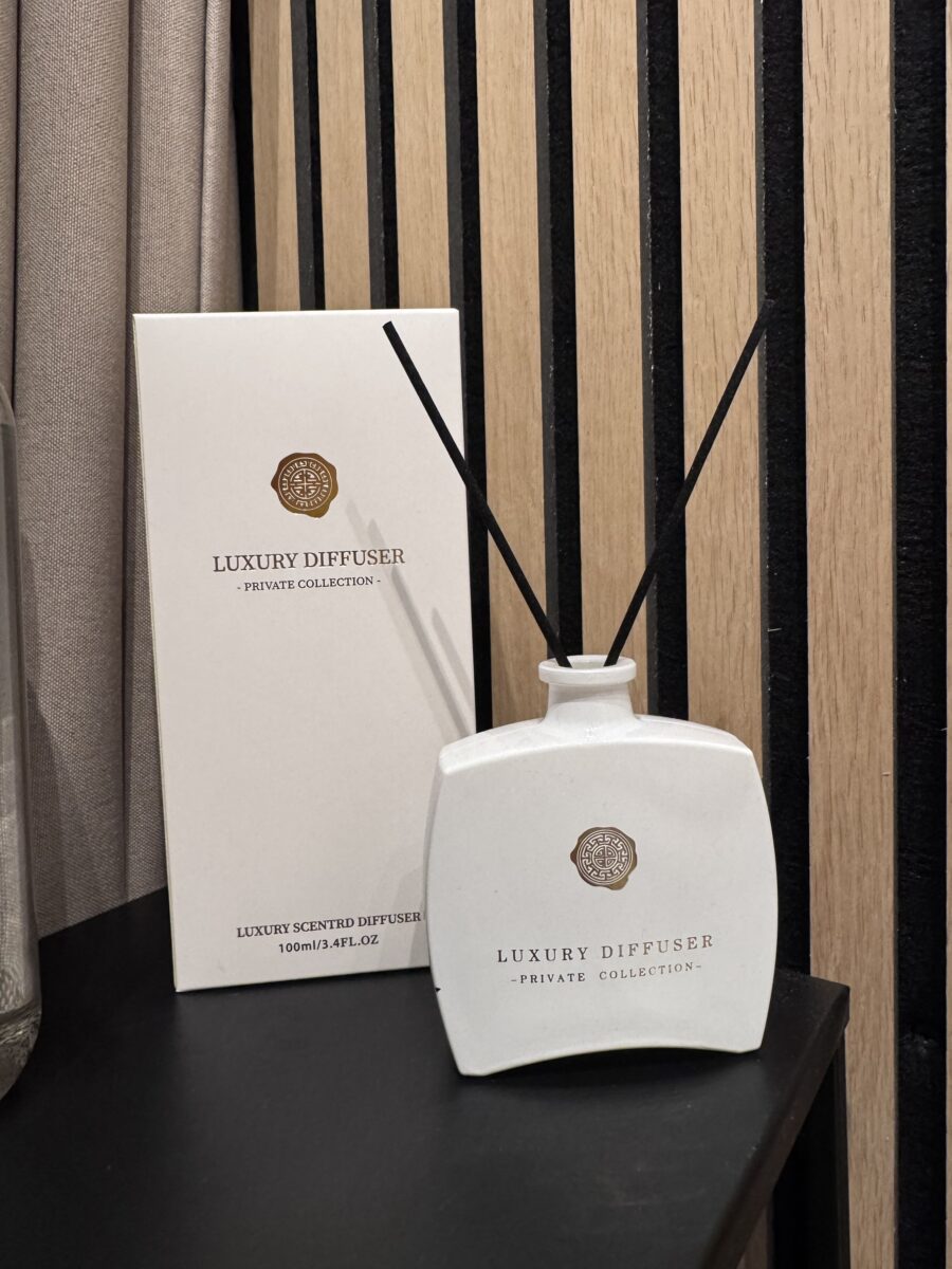 img_2327 Namų kvapas su lazdelėmis „LA VIE EST BELLE“ — GOLD kolekcija (100 ml)