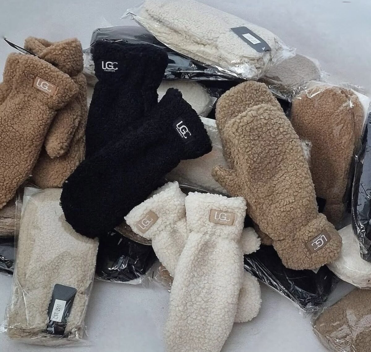 Teddy stiliaus šiltos kumštinės pirštinės — UGC