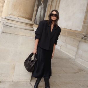 screenshot-573 Juodas satino sijonas