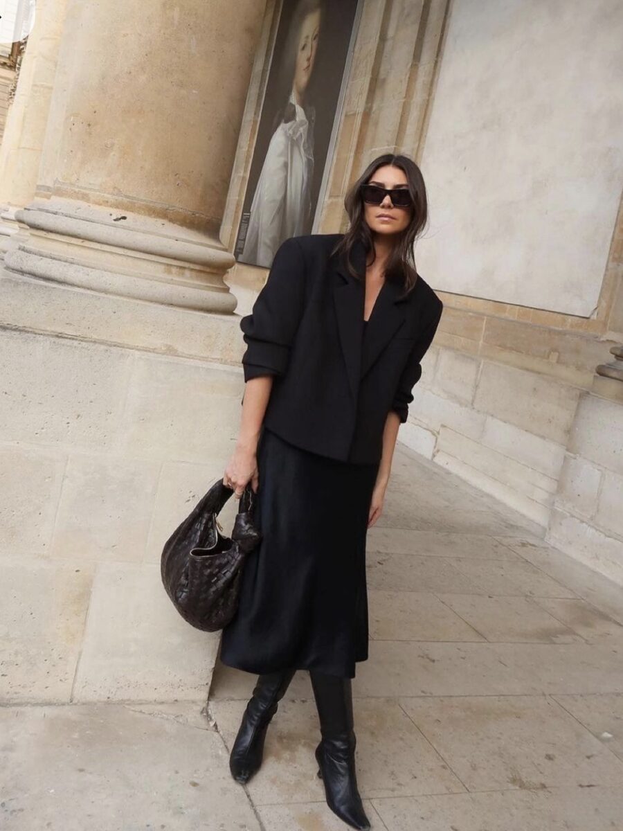 screenshot-573 Juodas satino sijonas