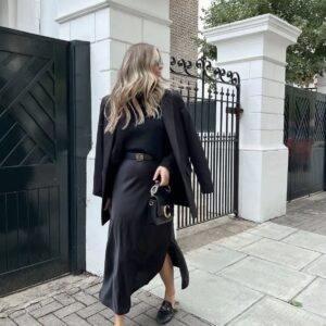 screenshot-574 Juodas satino sijonas