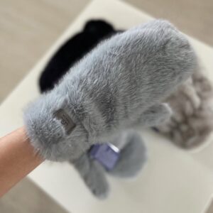 Kailinės UGC kumštinės pirštinės – šiltos žieminės pirštinės su dirbtinio kailio išore