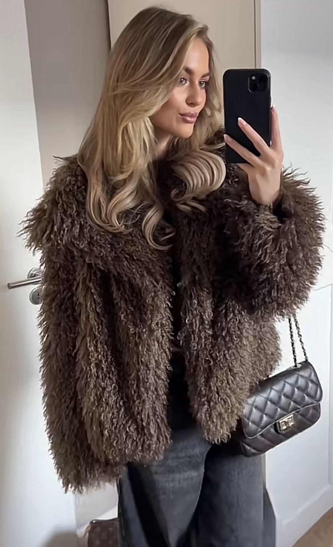 Rudi dirbtiniai kailiniai