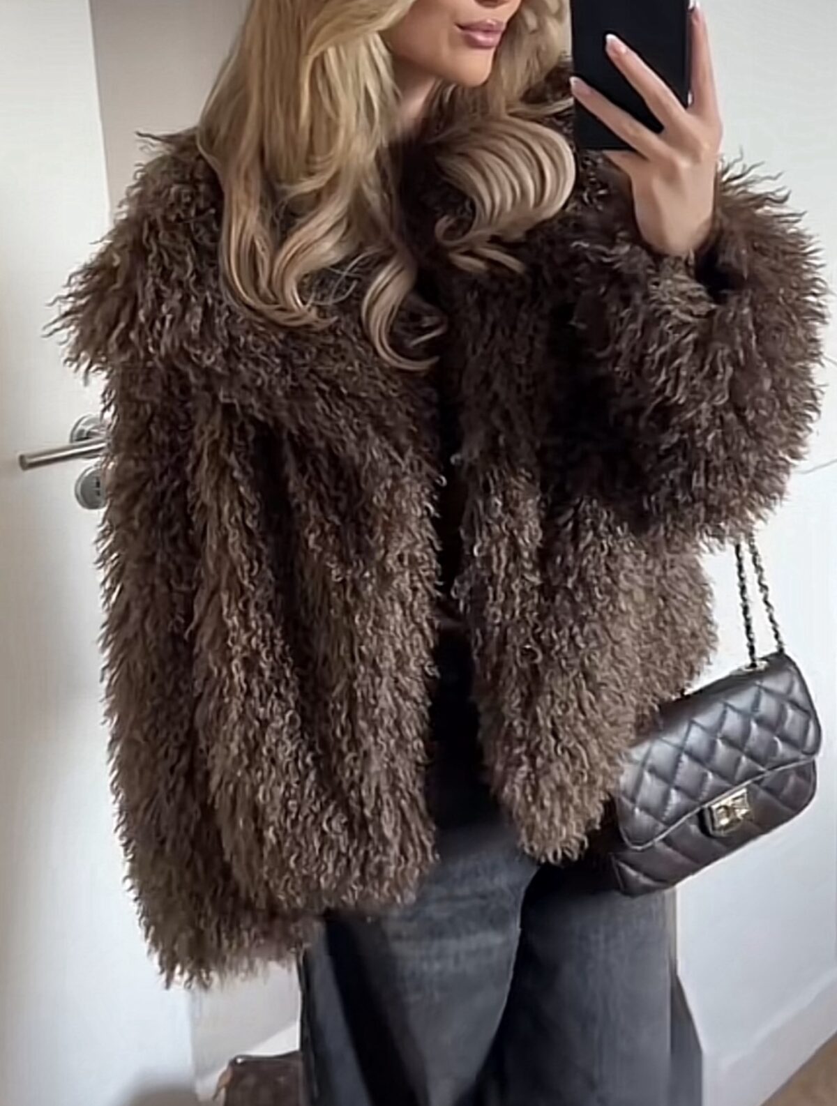 Rudi dirbtiniai kailiniai