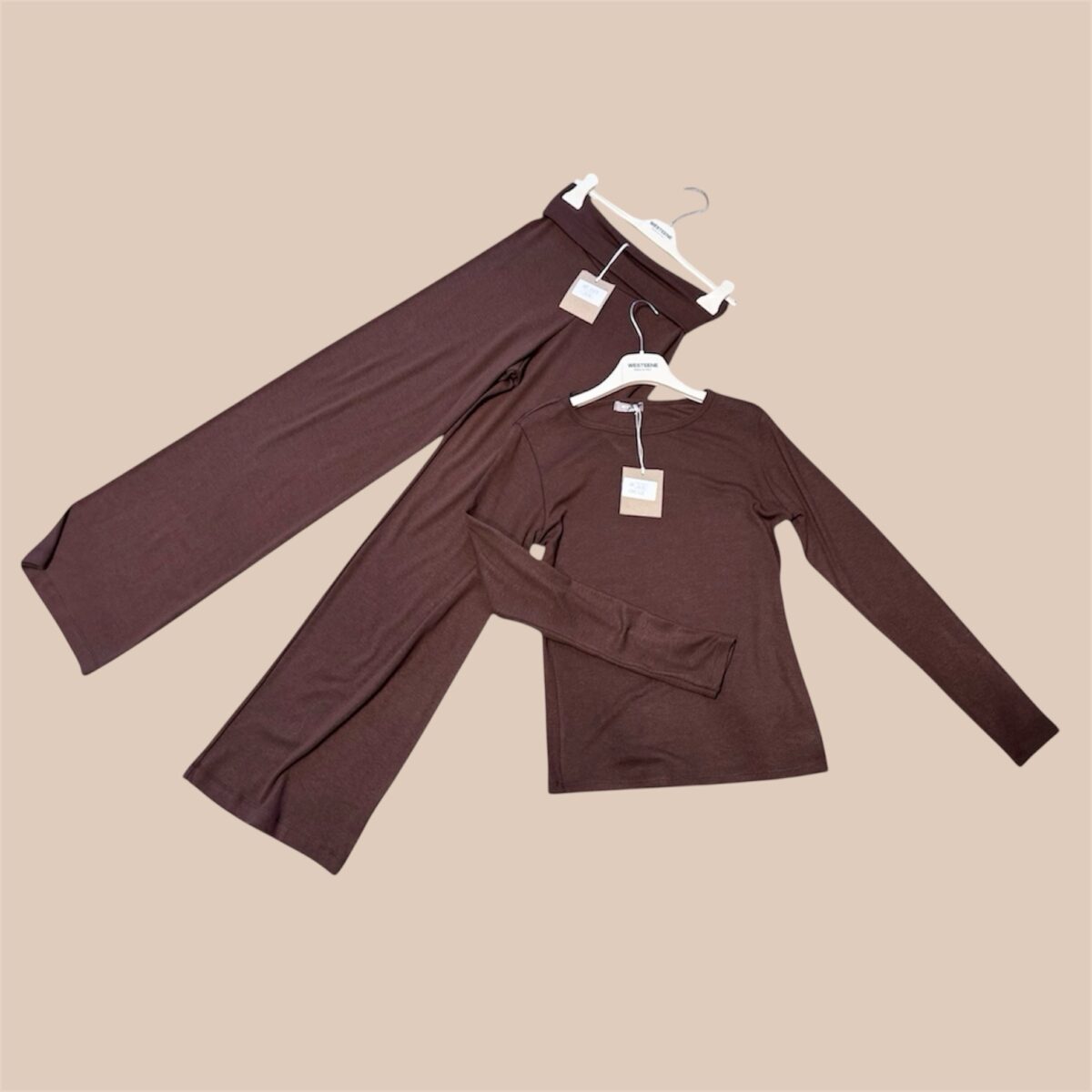 Itališkas laisvalaikio kostiumėlis iš tamprios viskozės