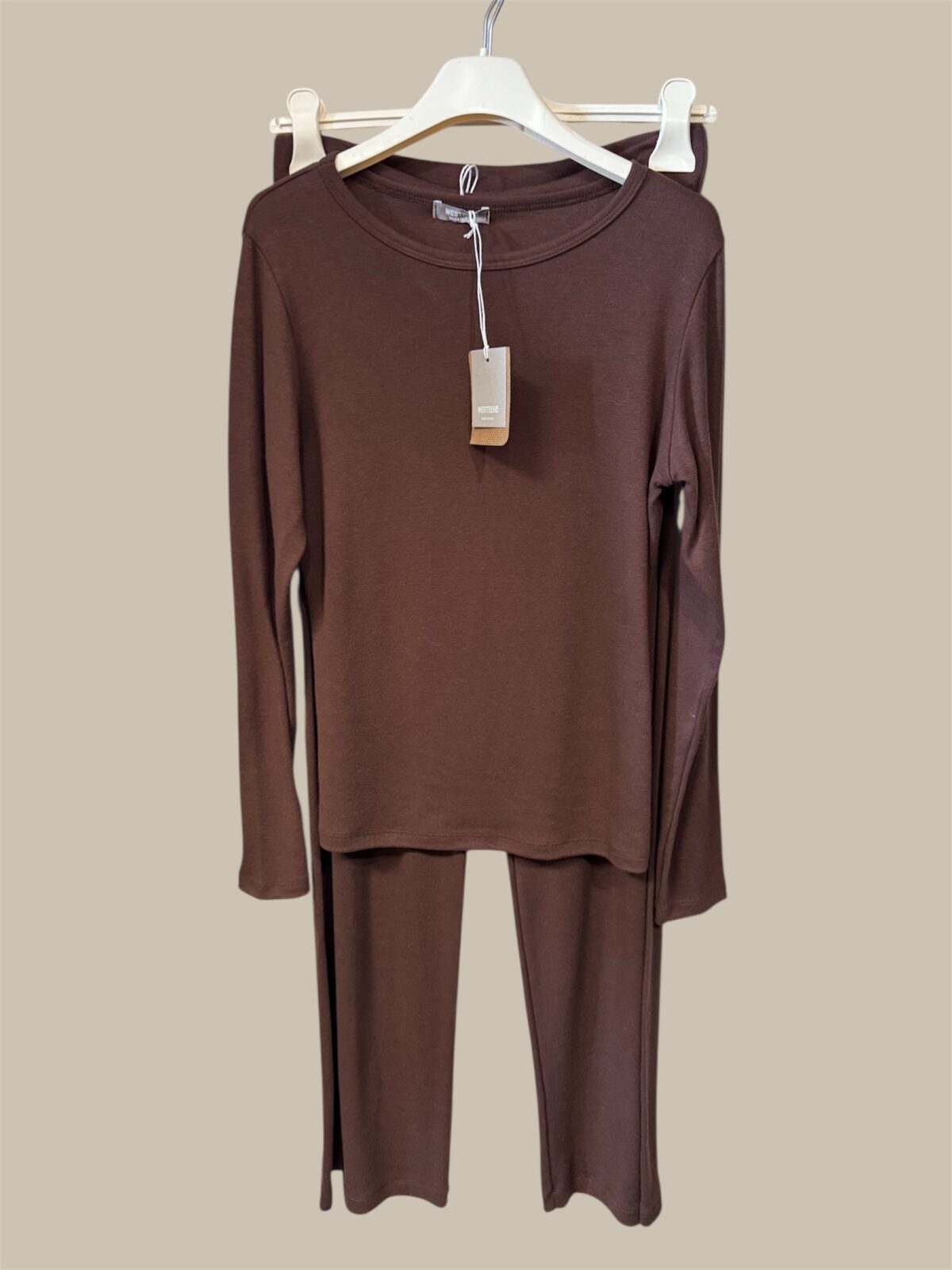 Itališkas laisvalaikio kostiumėlis iš tamprios viskozės