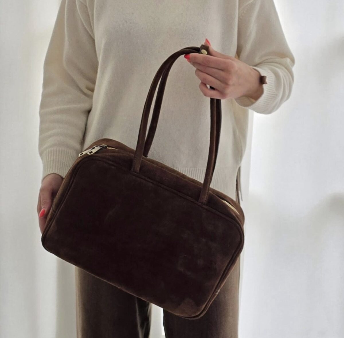 screenshot-729 Elegantiška odinė rankinė – moteriška delninė / per petį (tamsiai ruda oda)