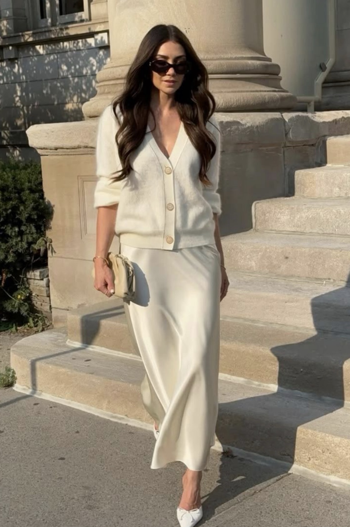 screenshot-770 Kreminės spalvos satino sijonas “Vanilla”