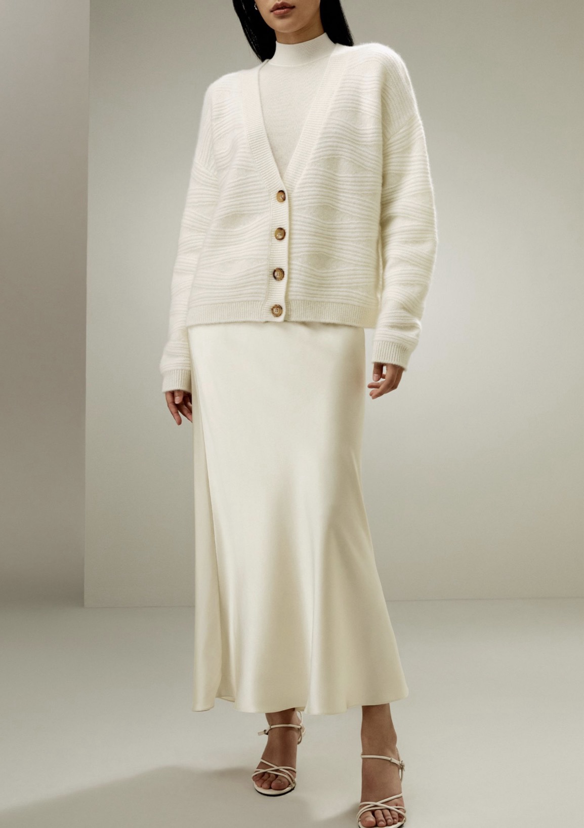 screenshot-768 Kreminės spalvos satino sijonas “Vanilla”