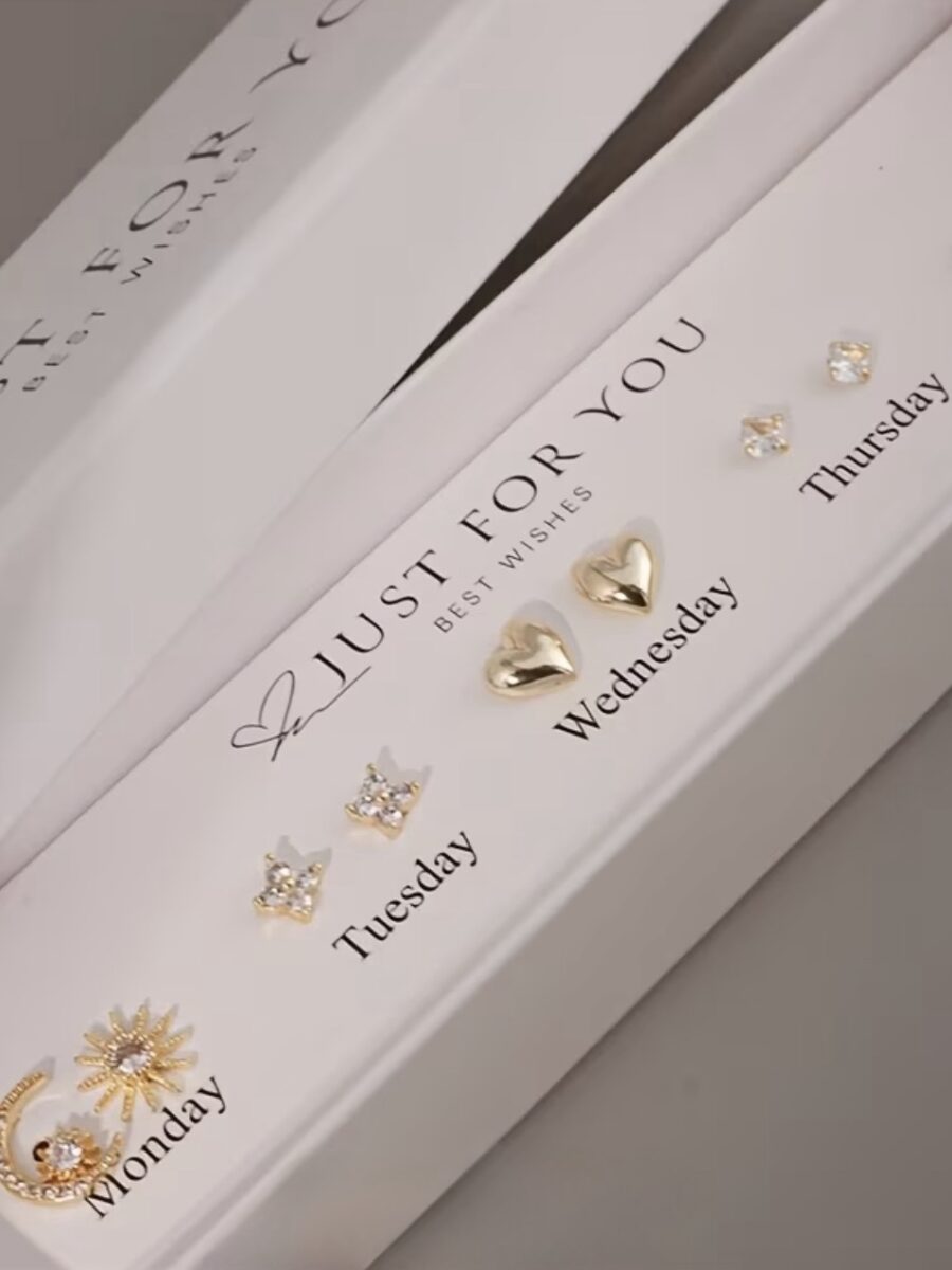 Auskarų rinkinys 5 darbo dienoms