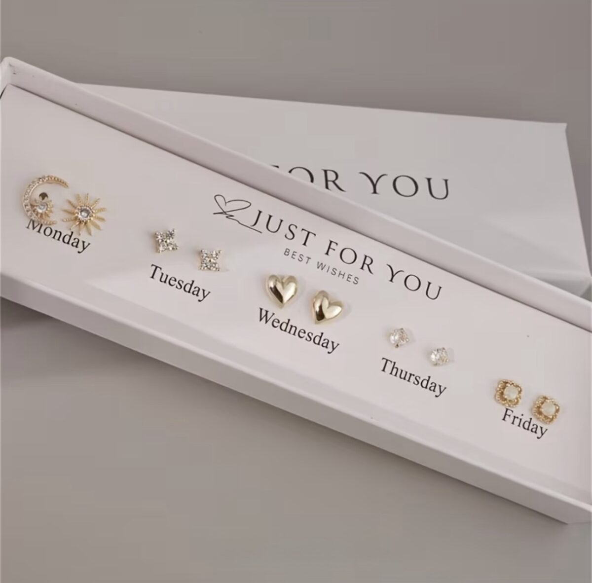 Auskarų rinkinys 5 darbo dienoms