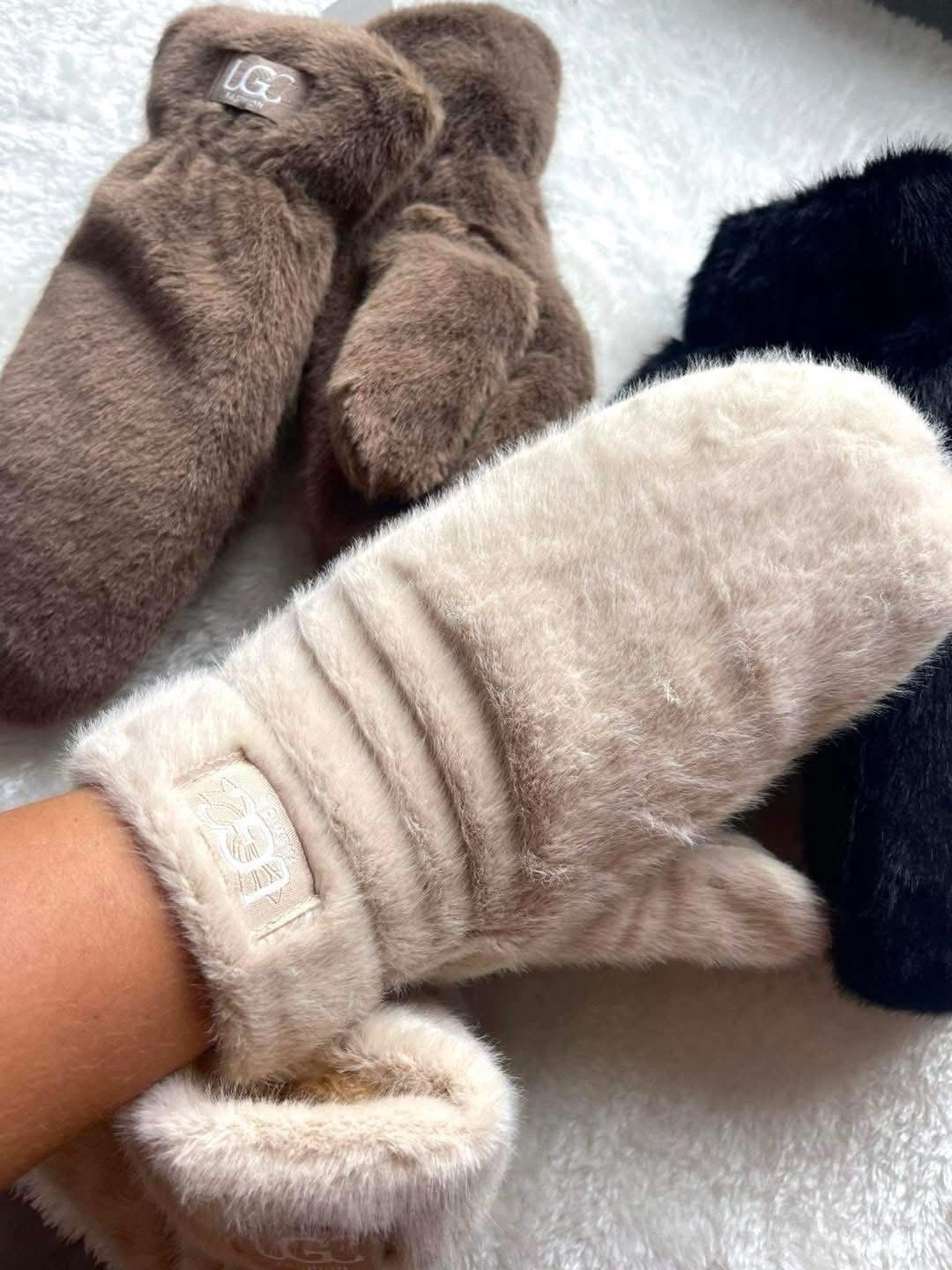 Kailinės UGC kumštinės pirštinės – šiltos žieminės pirštinės su dirbtinio kailio išore