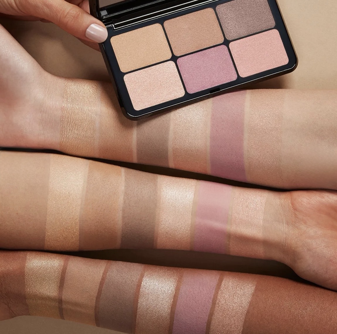 KIKO MILANO Irresistible Total Look Face Powder Palette – veido kontūravimo paletė