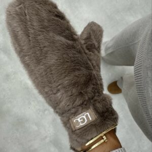 Kailinės UGC kumštinės pirštinės – šiltos žieminės pirštinės su dirbtinio kailio išore