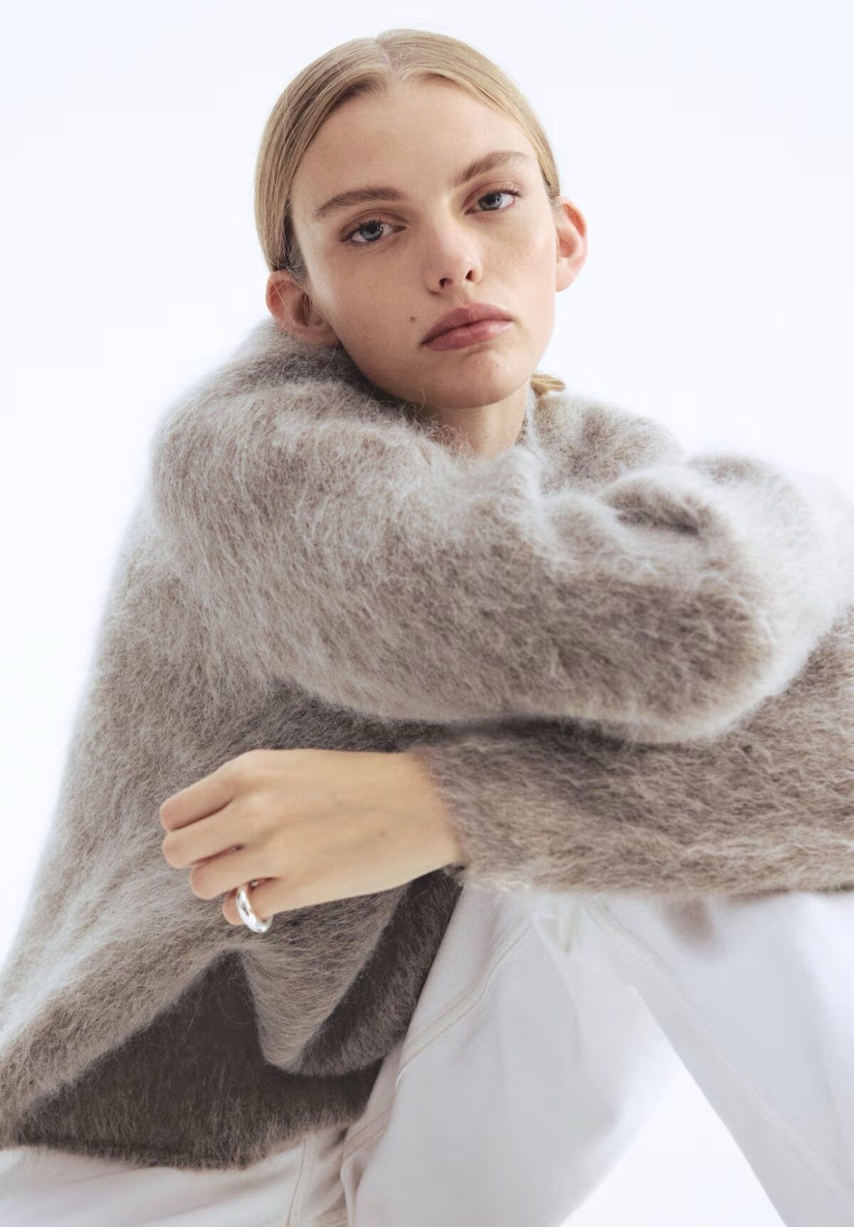 Purios tekstūros moherinis megztinis