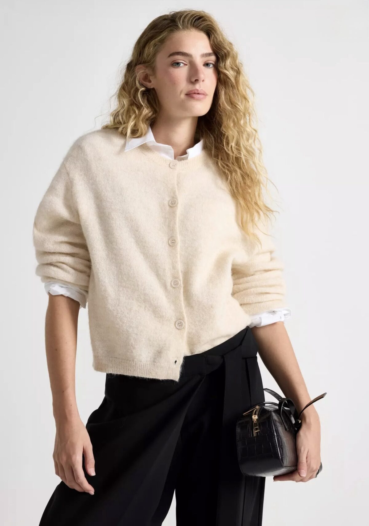 Megztinis su sagomis iš vilnos ir moheros mišinio