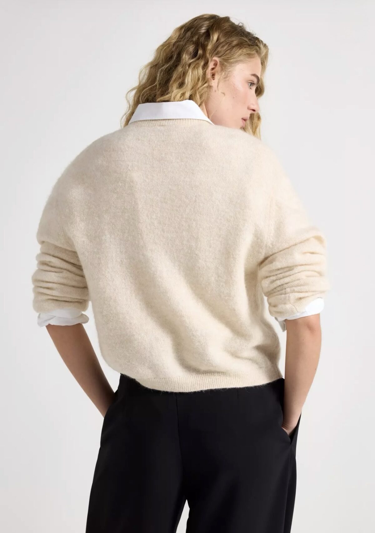 Megztinis su sagomis iš vilnos ir moheros mišinio