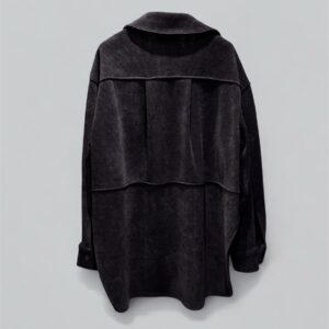 Velvetiniai juodi ilgi marškiniai – patogūs ir stilingi kasdienai