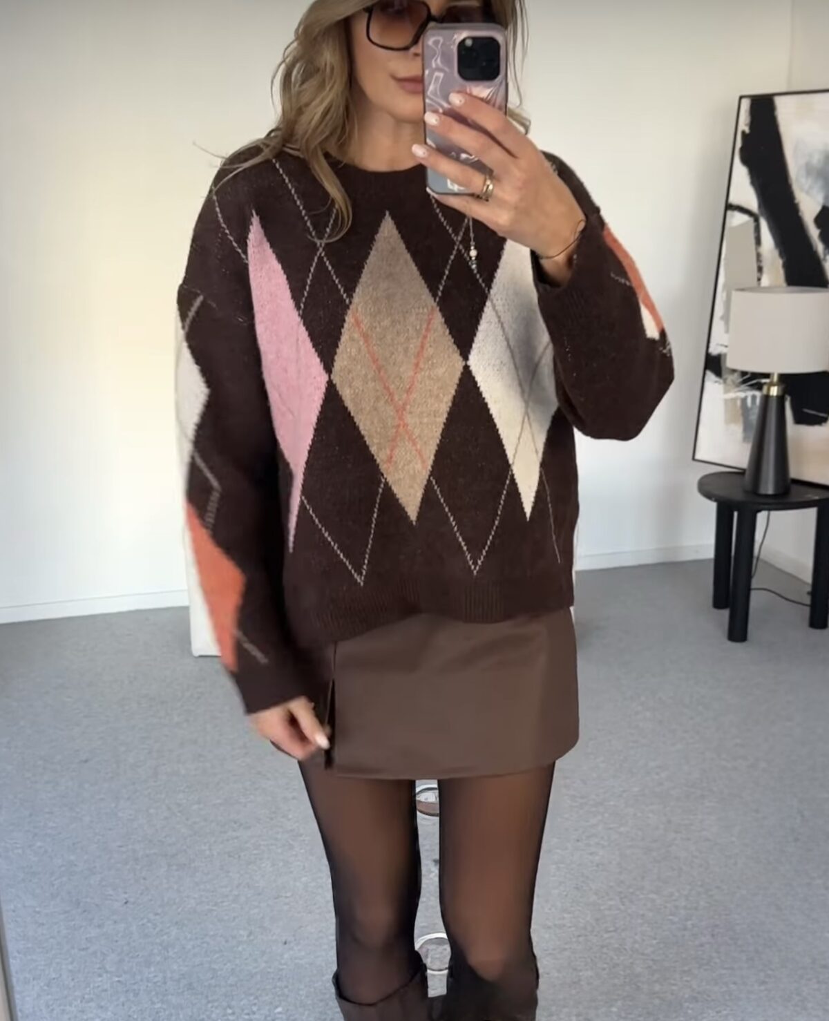 Šiltas megztukas su rombų raštu