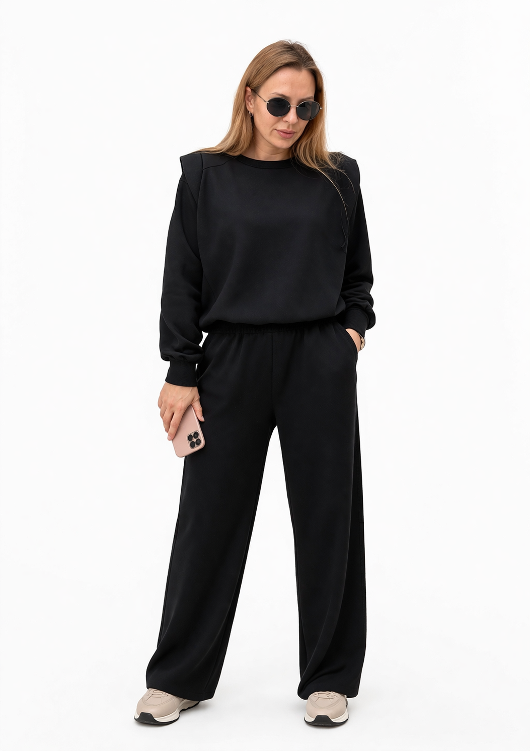 Laisvalaikio kostiumėlis su petukais