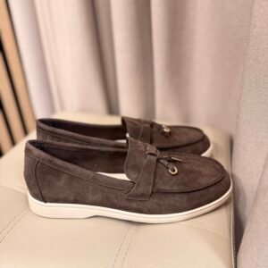 Rudos spalvos mokasinai iš natūralios zomšos odos