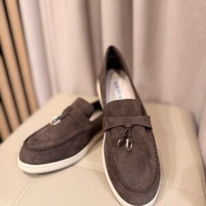 Rudos spalvos mokasinai iš natūralios zomšos odos