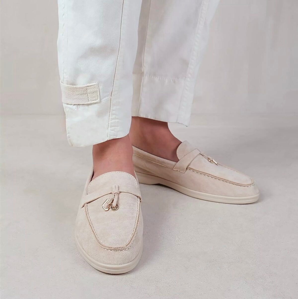 screenshot-902 Kreminiai mokasinai iš natūralios zomšos odos