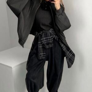 Juoda eko odos bomber stiliaus striukė