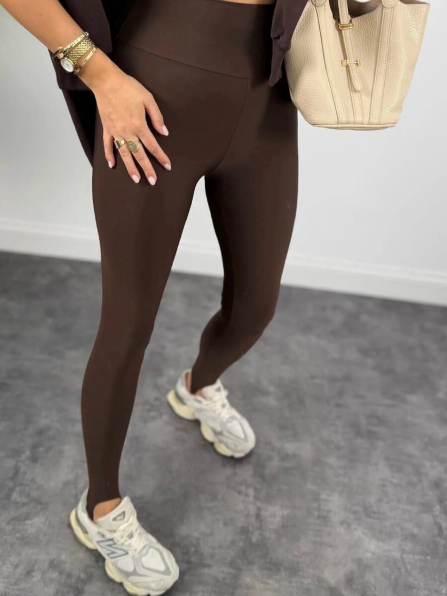 screenshot-921 Šokolado spalvos tamprės su kilpele po pėda