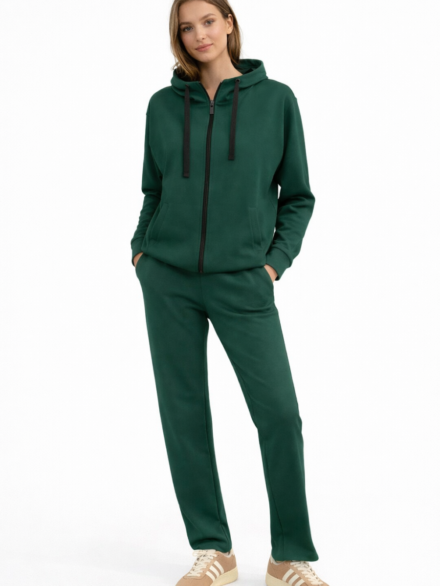 Žalios spalvos laisvalaikio moteriškas kostiumėlis (be pūkelio)