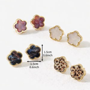 4 porų auskarų rinkinys – gėlytės