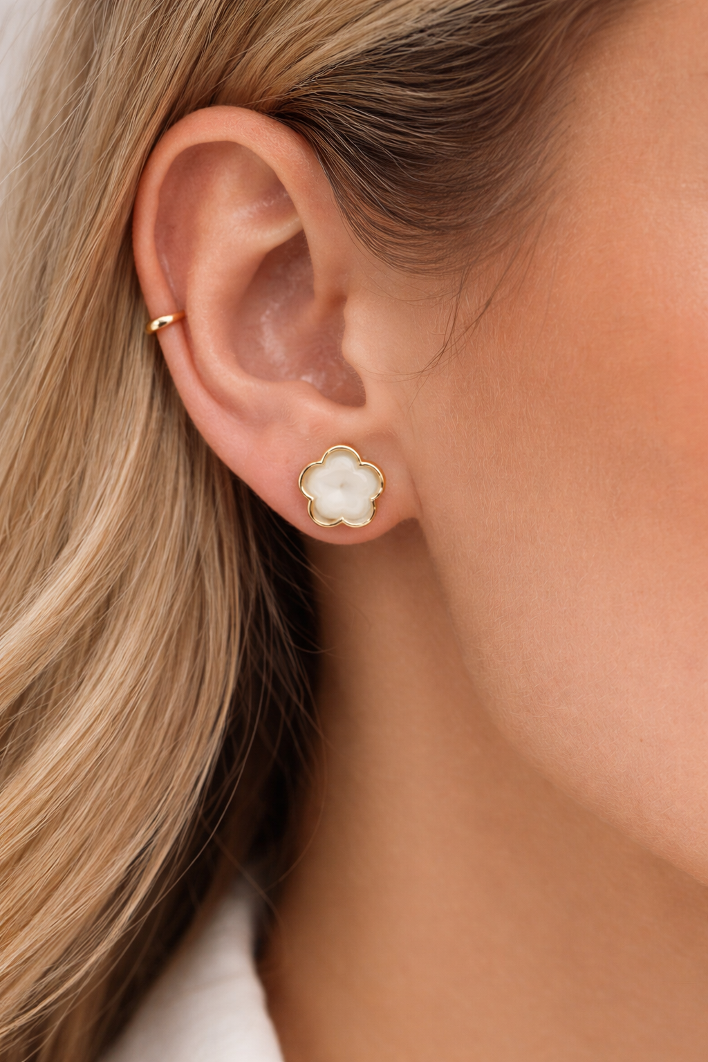 4 porų auskarų rinkinys – gėlytės