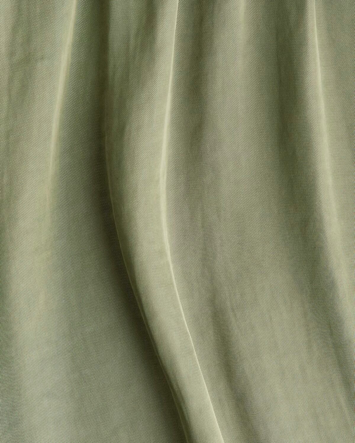 Suknelė su asimetrišku sijonu