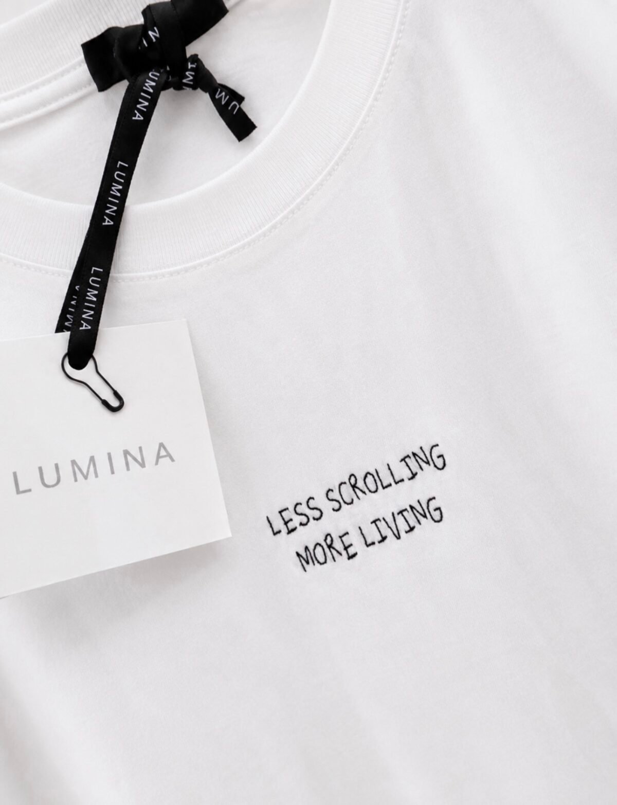 LUMINA marškinėliai “less scrolling more living”
